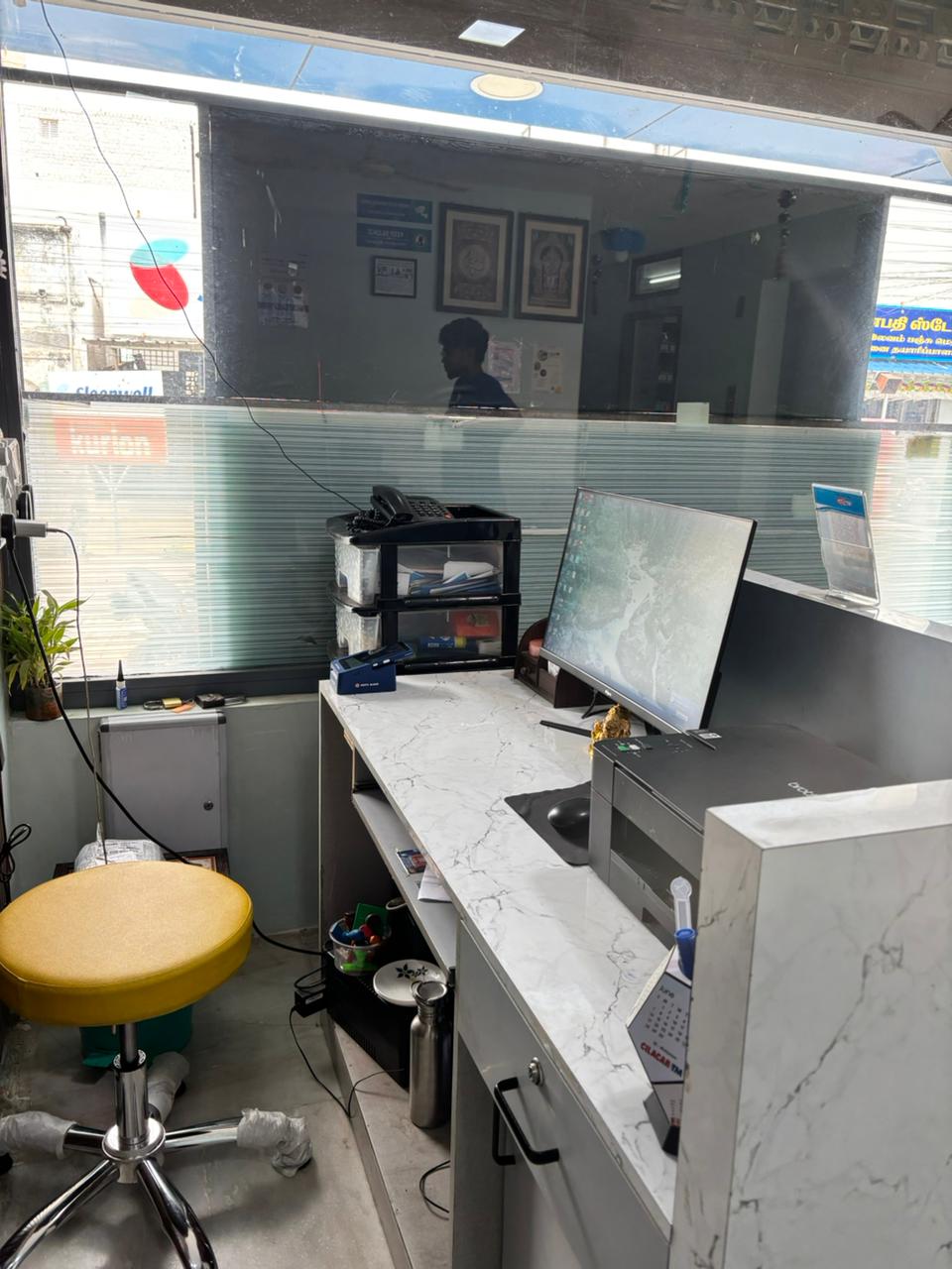NeoPrime Pharmacy Desk